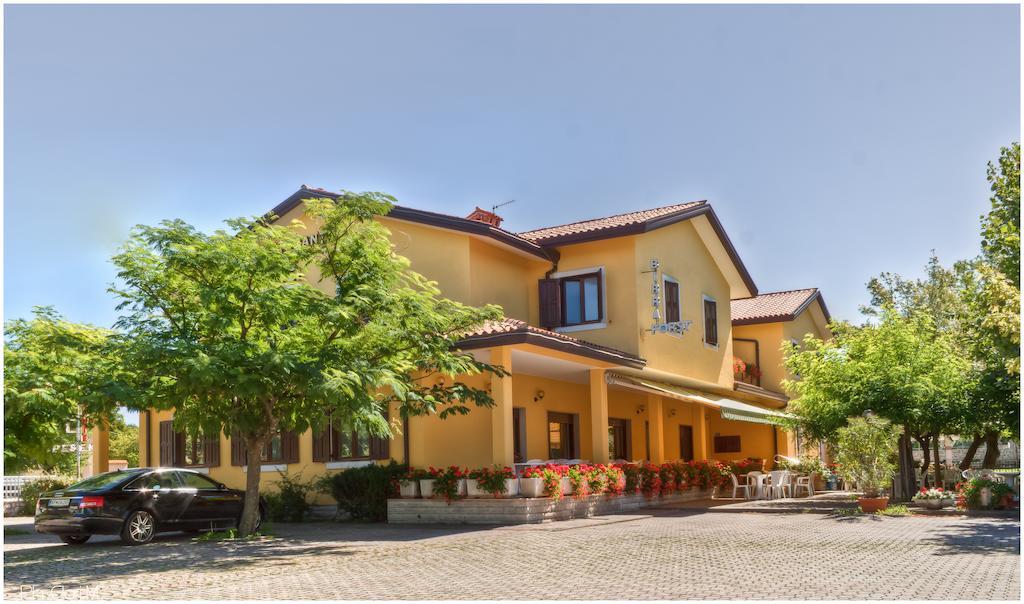 Hotel Pesek San Dorligo della Valle Esterno foto